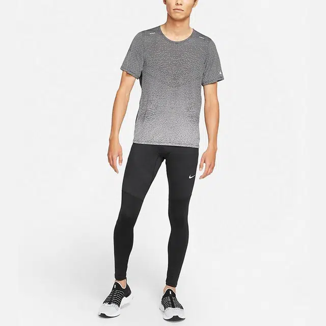 Nike Pinnacle Run Division T
