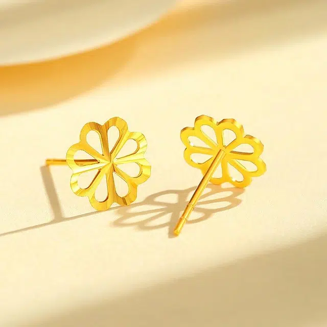 中国珠宝 花朵 青春的活力与时尚的潮流结合在一起 让你成为时尚的宠儿 森系甜美小清新 足金 按克计价 黄金耳钉 女款