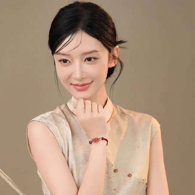 【普陀山官方已祝福】 普陀山文创 千古瑞兽招财貔貅编织本命年红绳手工编织纳福 生日纪念日送礼 礼盒装 草莓晶 手链 男女同款情侣款