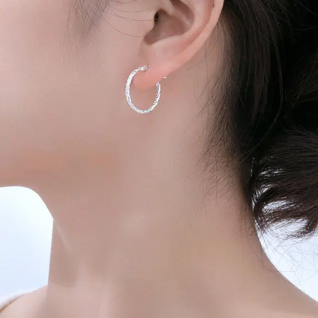 S925