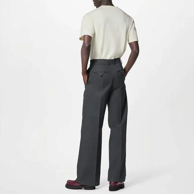 LOUIS VUITTON LogoT