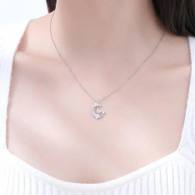 恋朵 时尚小众 爆闪 星月蝶恋 白月光 星星 蝴蝶 轻奢高级感  恋爱礼盒 玉髓 项链 女款