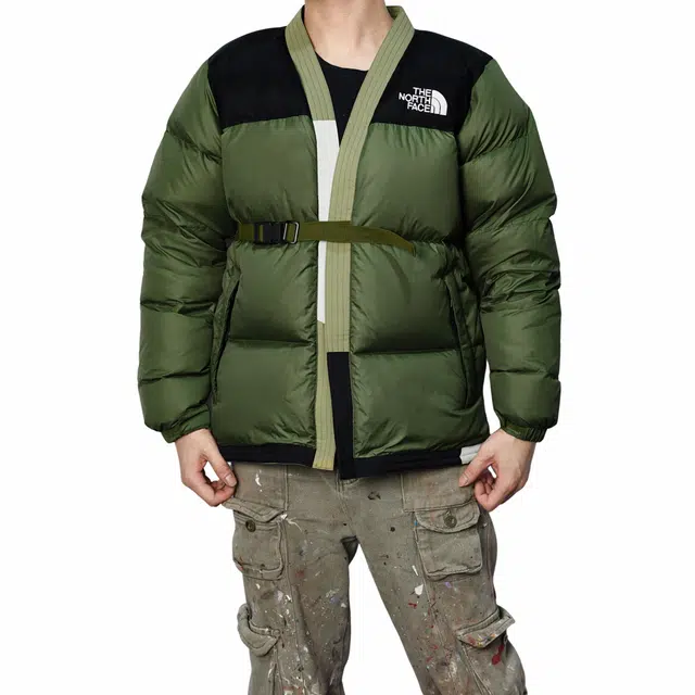 THE NORTH FACE Nuptse 811 logoV