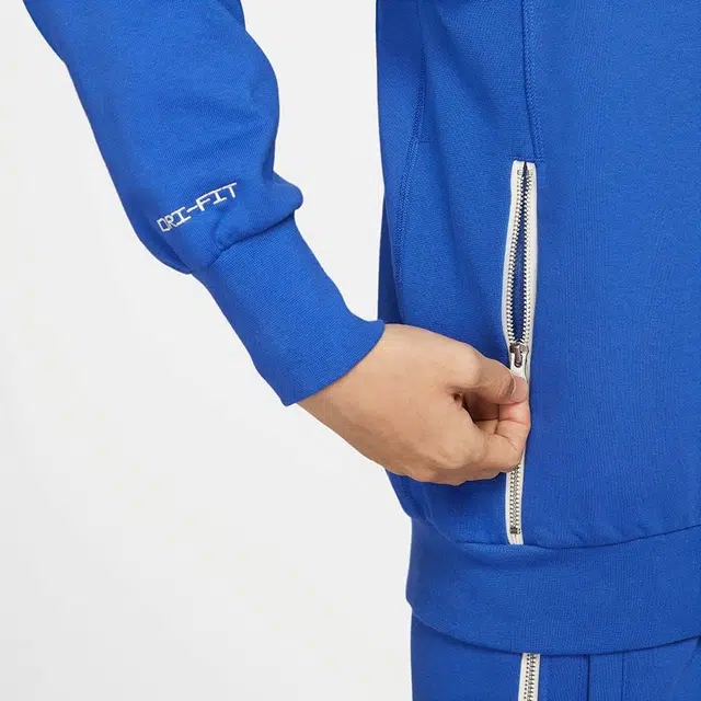 Nike Dri-Fit Standard Issue