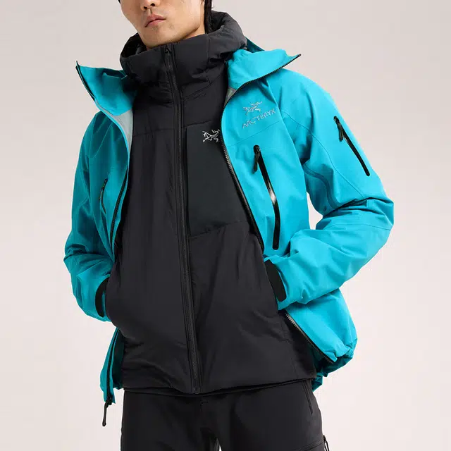 Arcteryx Alpha Sv 7 GORE-TEX Pro Logo
