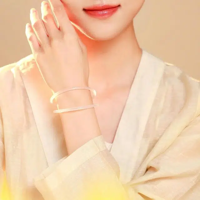 兰慕茵诺 轻奢小众白月光叮当镯 一步一响清冷感美人贵妃玉镯 新中式显白素玉素圈 汉服小众叠戴  玉髓 手镯 女款