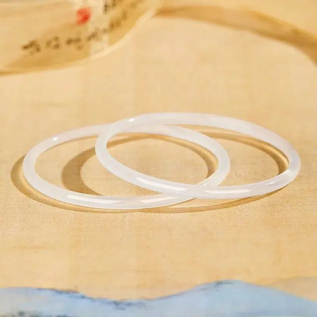 兰慕茵诺 轻奢小众白月光叮当镯 一步一响清冷感美人贵妃玉镯 新中式显白素玉素圈 汉服小众叠戴  玉髓 手镯 女款