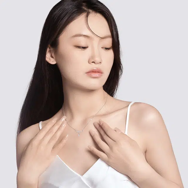 990