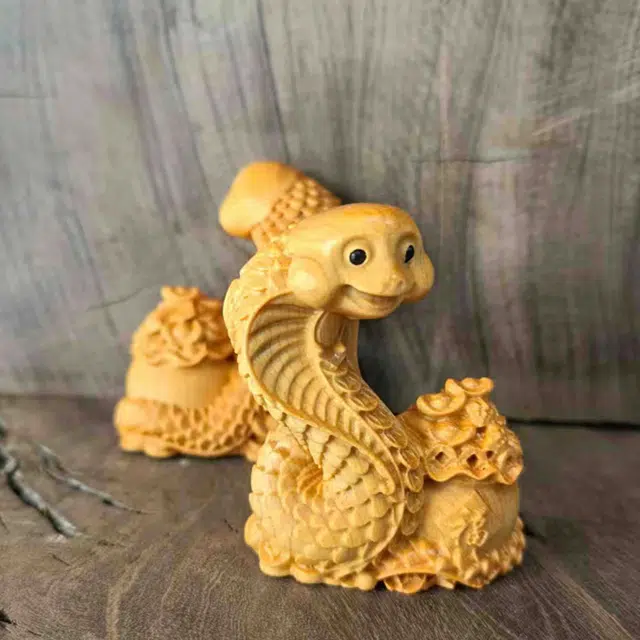 檀欣 聚财蛇 本命年 雕刻十二生肖福蛇文玩转运木质品#好运 平安纳福 创意家居办公室卧室客厅装饰品 崖柏 木作摆件 男女同款情侣款