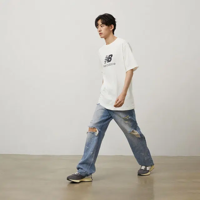 New Balance LogoT