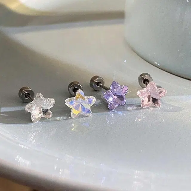 繁花笺 爆闪星星养耳洞睡觉免摘闪钻气质精致小巧日常百搭闪水晶五角星锆石耳骨钉高级感甜酷耳蜗钉耳饰 合金 耳钉 男女同款情侣款