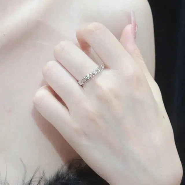 S925