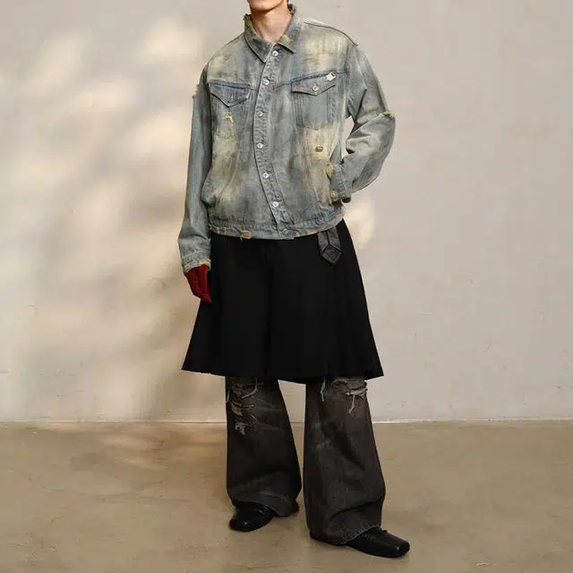 J CAESAR STUDIO c