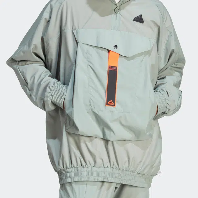 adidas City Escape Premium Logo
