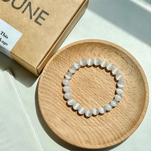 【玉镯子养人】 雅谷 新中式贵妃镯 白月光 超显白 一步一响 好运平安镯 古风复古高级百搭精致美人镯叮当镯 玻璃猫眼 手镯 女款