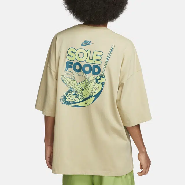 Nike Sportswear T
