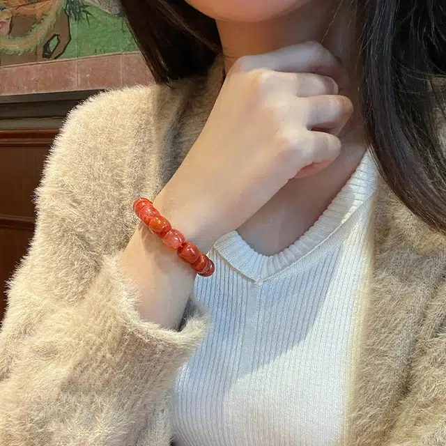 琳琯瑛 新中式国风小众设计高级感轻奢气质好运本命年牛血红直切 南红 手串 女款