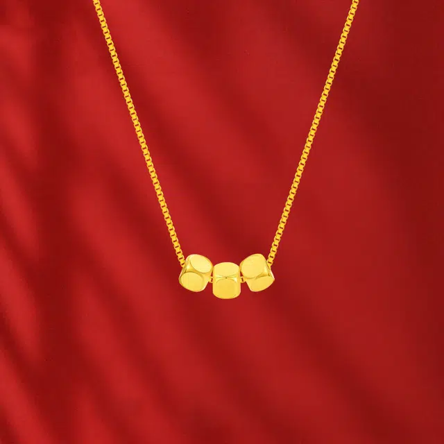 925