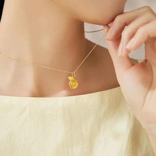 老凤祥 玫瑰花 森系优雅高级 足金 按克计价 黄金项链 女款