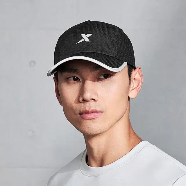 特步 美式纯色休闲百搭潮流时尚跑步运动遮阳帽 聚酯纤维 鸭舌帽 男女同款情侣款 黑色
