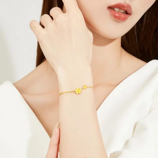 老凤祥 桃花朵朵 元气轻奢高级小众气质百搭 足金 一口价 黄金手链 女款