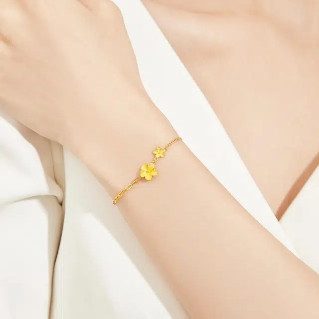 老凤祥 桃花朵朵 元气轻奢高级小众气质百搭 足金 一口价 黄金手链 女款