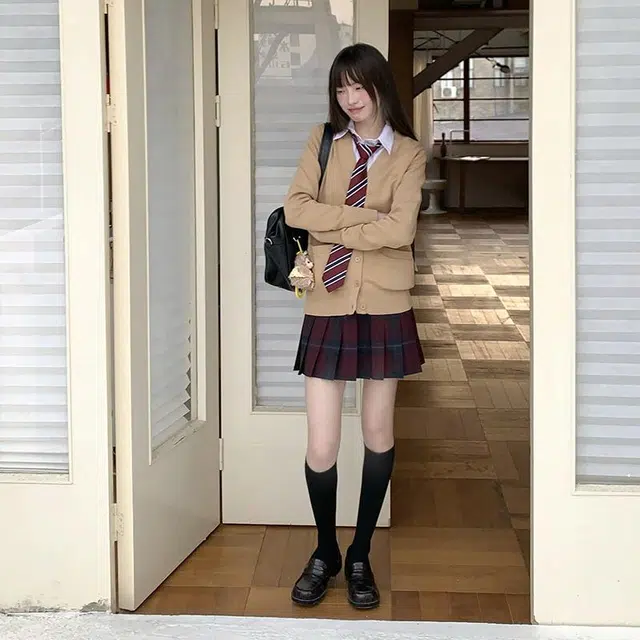 东鲸岁时记 美拉德学院风慵懒风高级感开衫外搭制服长袖针织衫 男女同款 棕色