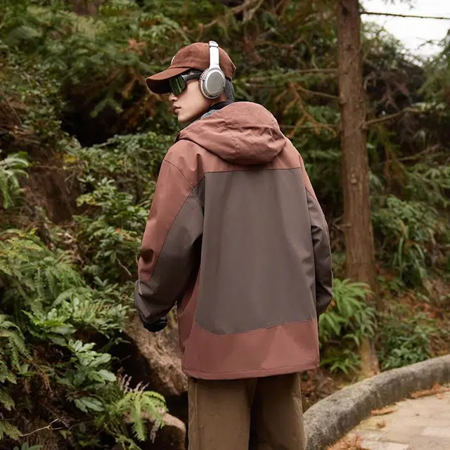 雅鹿  连帽宽松拉链门襟  防水防风防紫外线透气冲锋衣 男女同款 可可棕