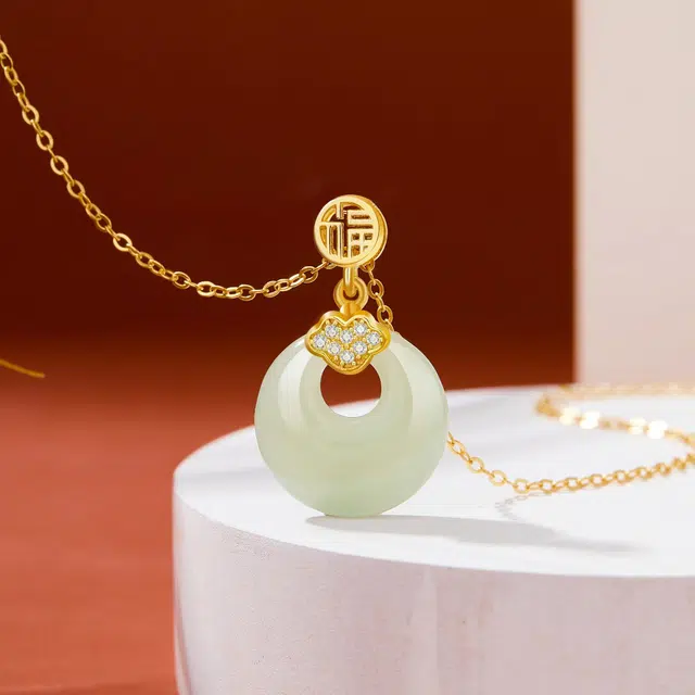 明牌珠宝 平安福扣 国潮新中式平安喜乐 简约时尚 气质百搭 项链 青玉 女款
