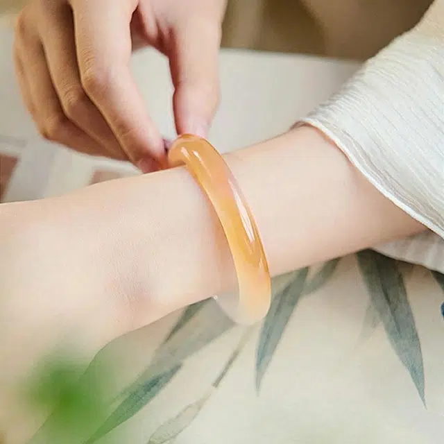 兰慕茵诺 轻奢小众时尚锦鲤色福气镯 学业上岸转运 清冷感美人 新中式国风温柔甜美 古风汉服旗袍  金榜题名 #好运 玉髓 手镯 女款