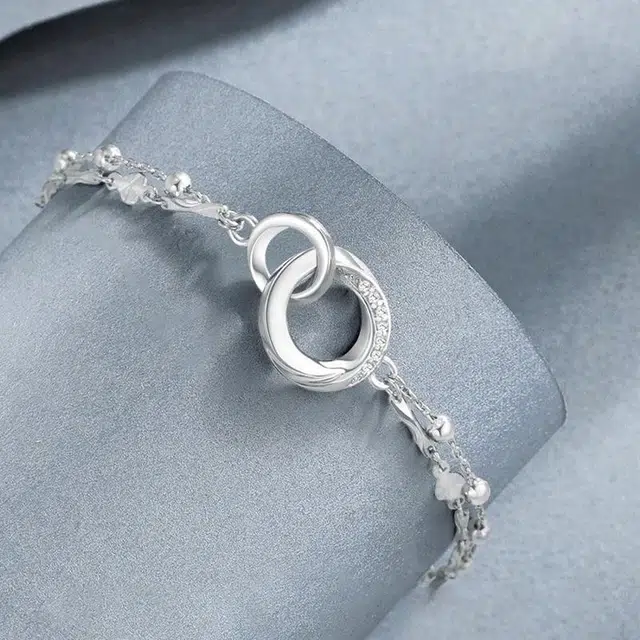 925