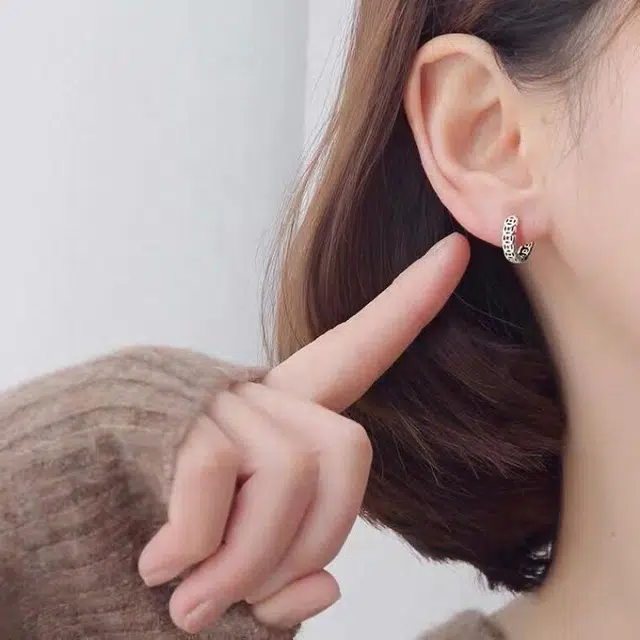 S925