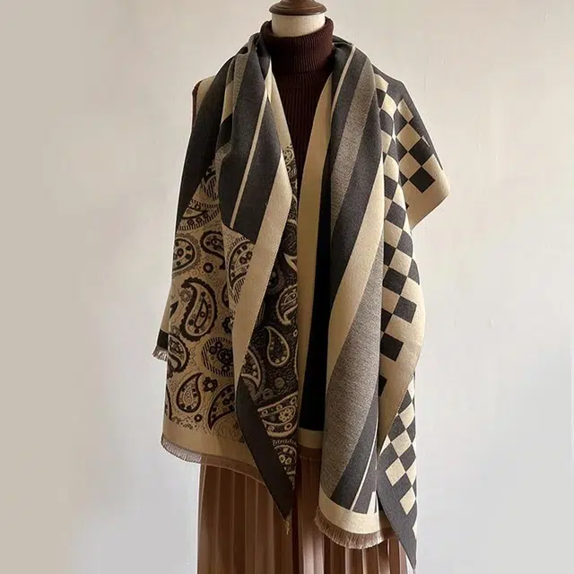 纳兰杜 高级感小流苏气质时尚百搭斗篷异域风格穿搭 聚酯纤维 披肩 女款