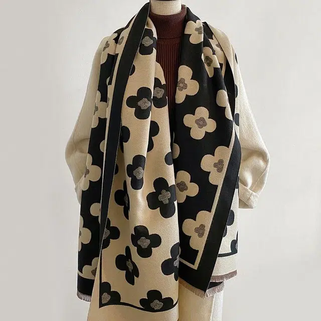 纳兰杜 春夏薄款小流苏高级感旅行配饰外搭四季通用拍照实用 聚酯纤维 披肩 女款