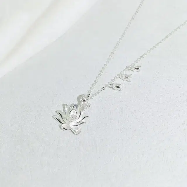 990