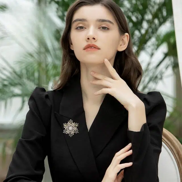 兰盈 雪花轻奢小众 环保合金 胸针 女款
