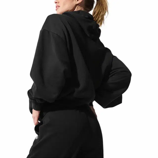 Alo Yoga JISOO Series