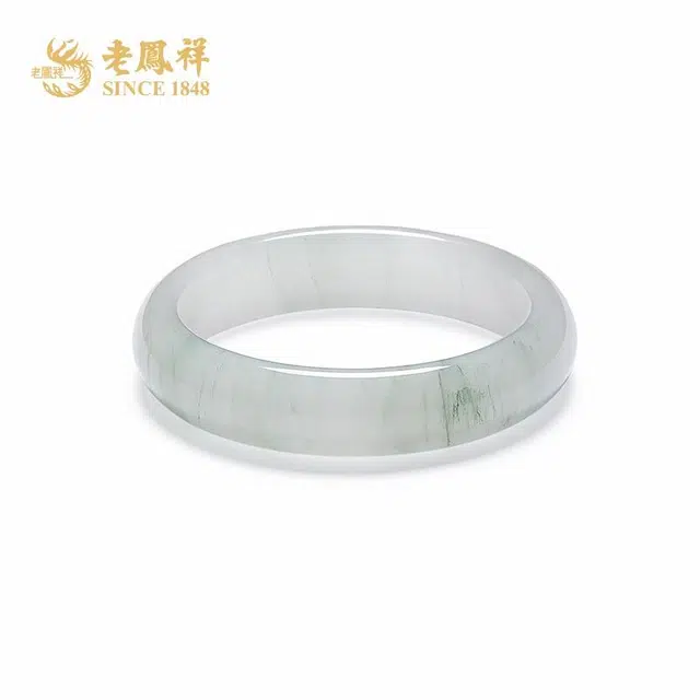 老凤祥 【甄选翠料】青山飘绿叶 古风优雅 新中式搭配 温润典雅 古韵渊长 天山翠 手镯 女款
