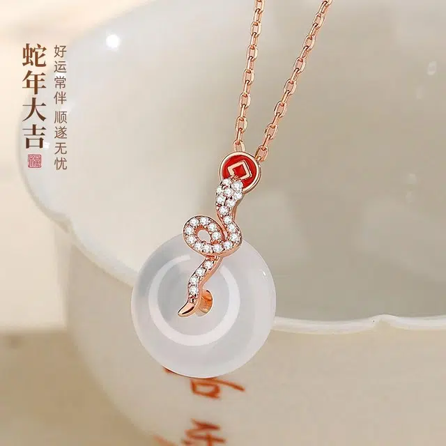 陌阡雪 灵蛇送福 新中式国风复古轻奢简约小众高级设计款本命蛇年#好运 玉髓 玉石项链 男女同款情侣款