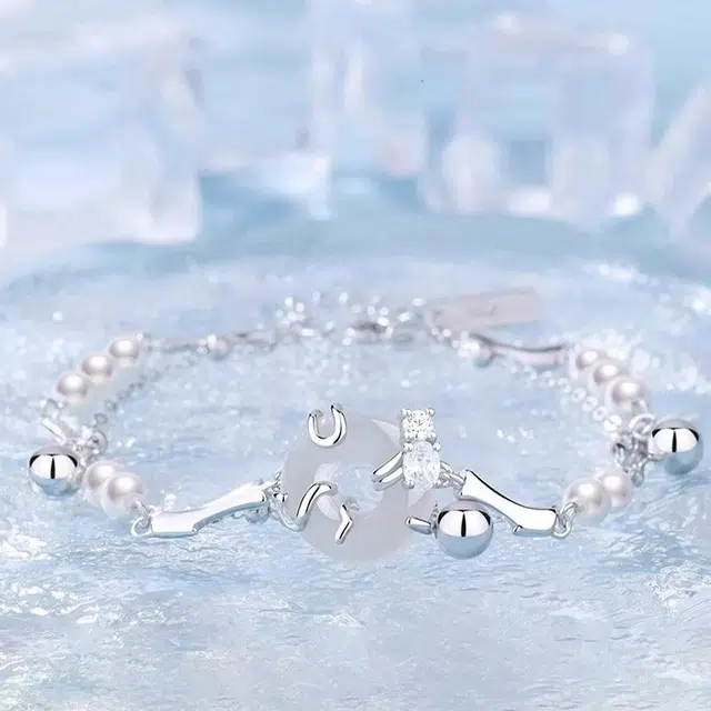 925