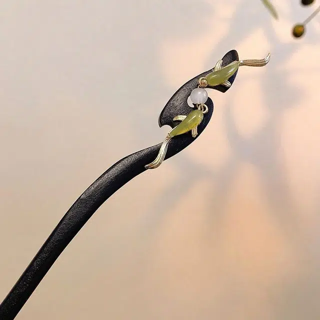 克兰茜 青鱼戏珠 新中式轻奢小众精致古风设计感流苏步摇 优雅气质休闲时尚通勤风清冷感配饰 木材 发簪 女款 黑色