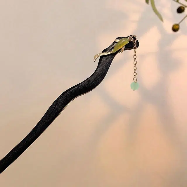 克兰茜 青鱼戏珠 新中式轻奢小众精致古风设计感流苏步摇 优雅气质休闲时尚通勤风清冷感配饰 木材 发簪 女款 黑色