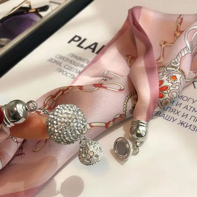 优幽兰 韩版高级感小香风优雅磁吸扣小众精致时尚百搭简约个性气质轻奢春秋护颈小领巾搭衬衫 丝巾 女款