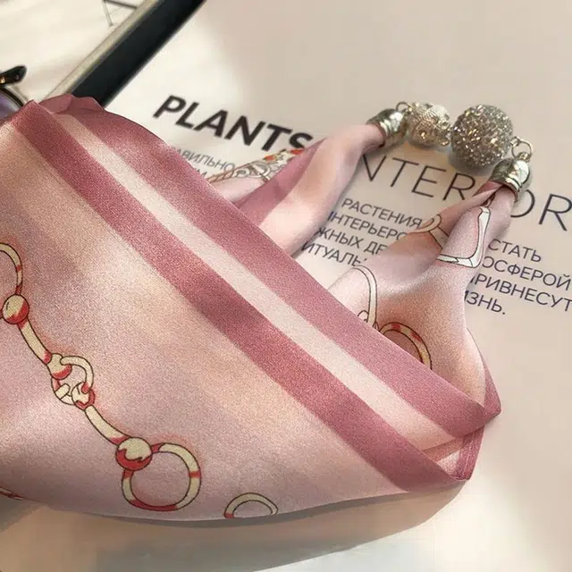 优幽兰 韩版高级感小香风优雅磁吸扣小众精致时尚百搭简约个性气质轻奢春秋护颈小领巾搭衬衫 丝巾 女款