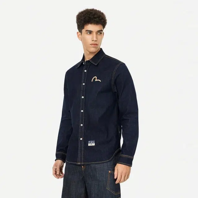 EVISU M