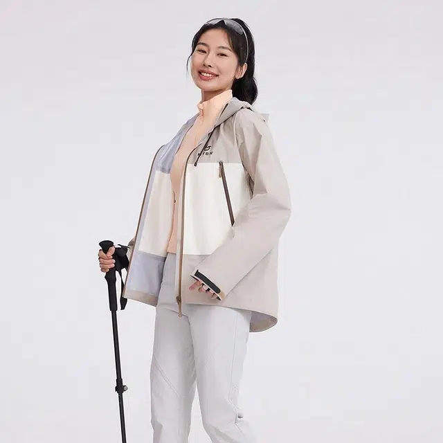 美特斯邦威 机能户外硬壳拼色百搭三防登山服夹克外套 男女同款