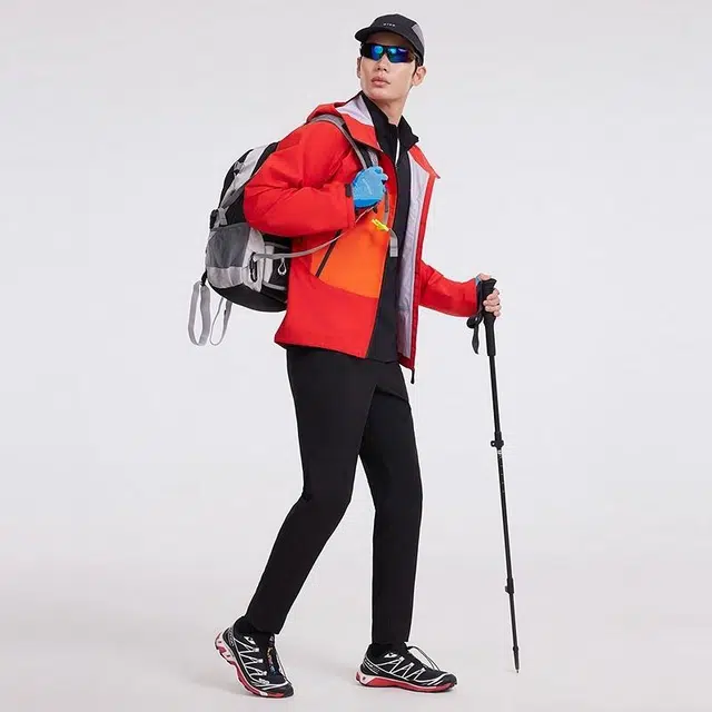 美特斯邦威 机能户外硬壳拼色百搭三防登山服夹克外套 男女同款
