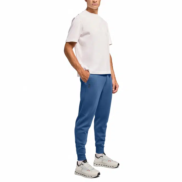 On Sweat Pants logo