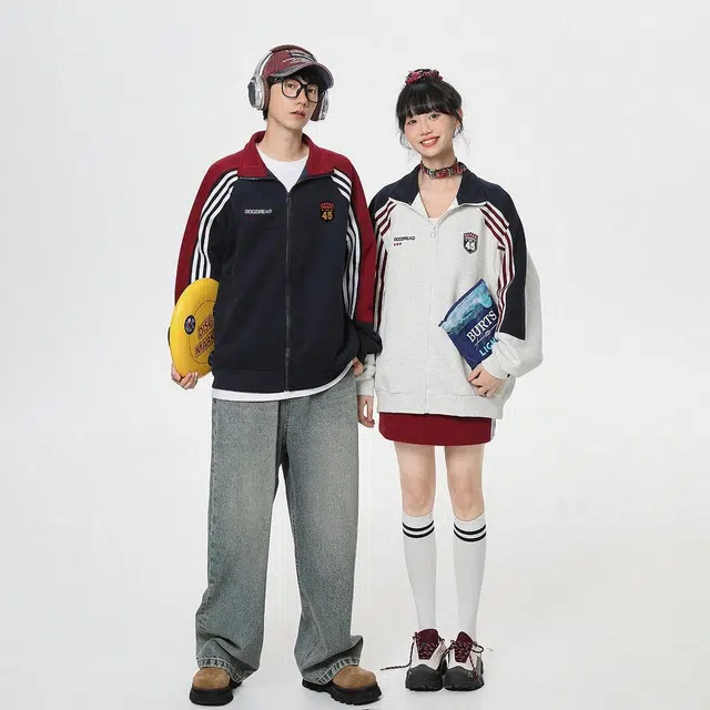 港仔文艺男 撞色插肩袖条纹徽章宽松字母立领开衫复古休闲学院风长袖夹克外套 男女同款