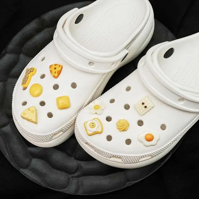 10 crocs